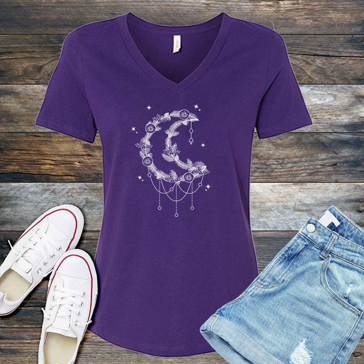 Moonlight Winter Wreath V-Neck's Image