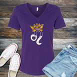 Leo Symbol with Crown V-Neck's Image