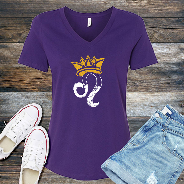 Leo Symbol with Crown V-Neck's Image